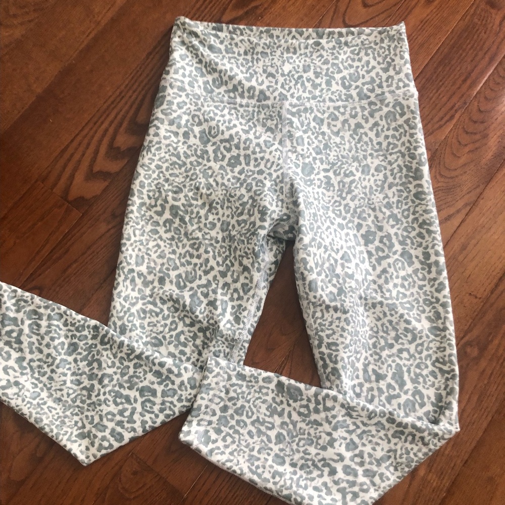 Balance Collection V-back athletic leggings